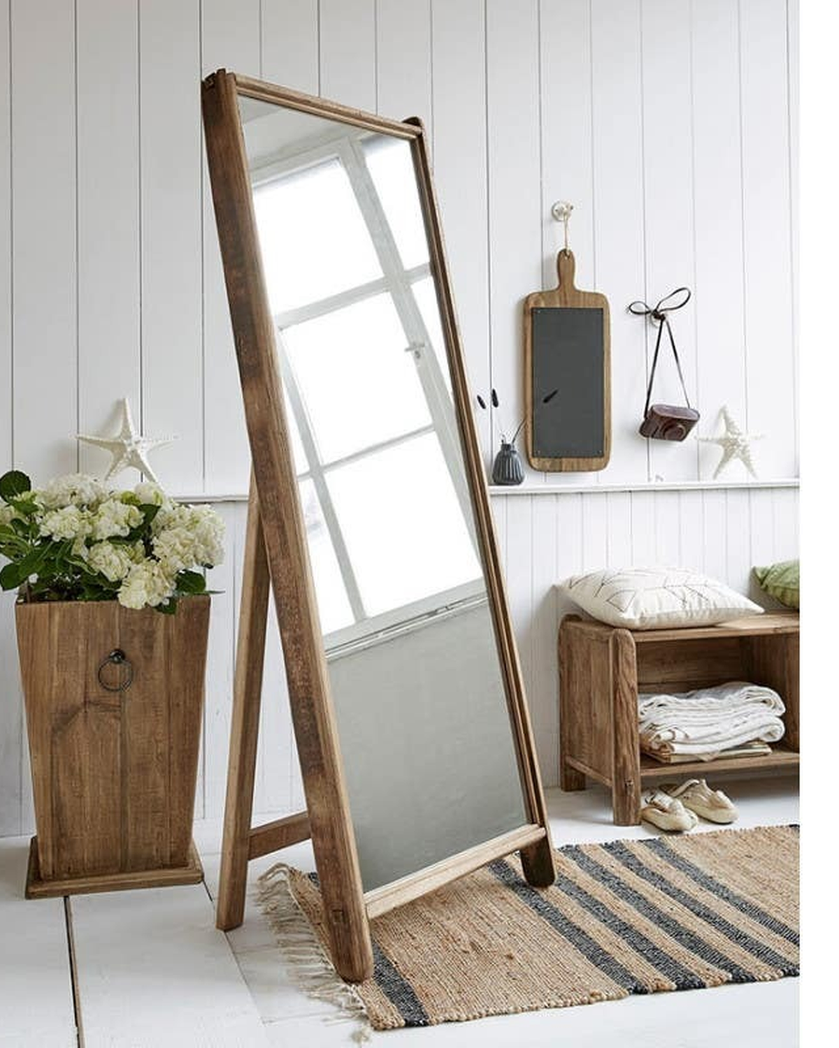 MIRRORFARMSTAND_2_lifestyle.png