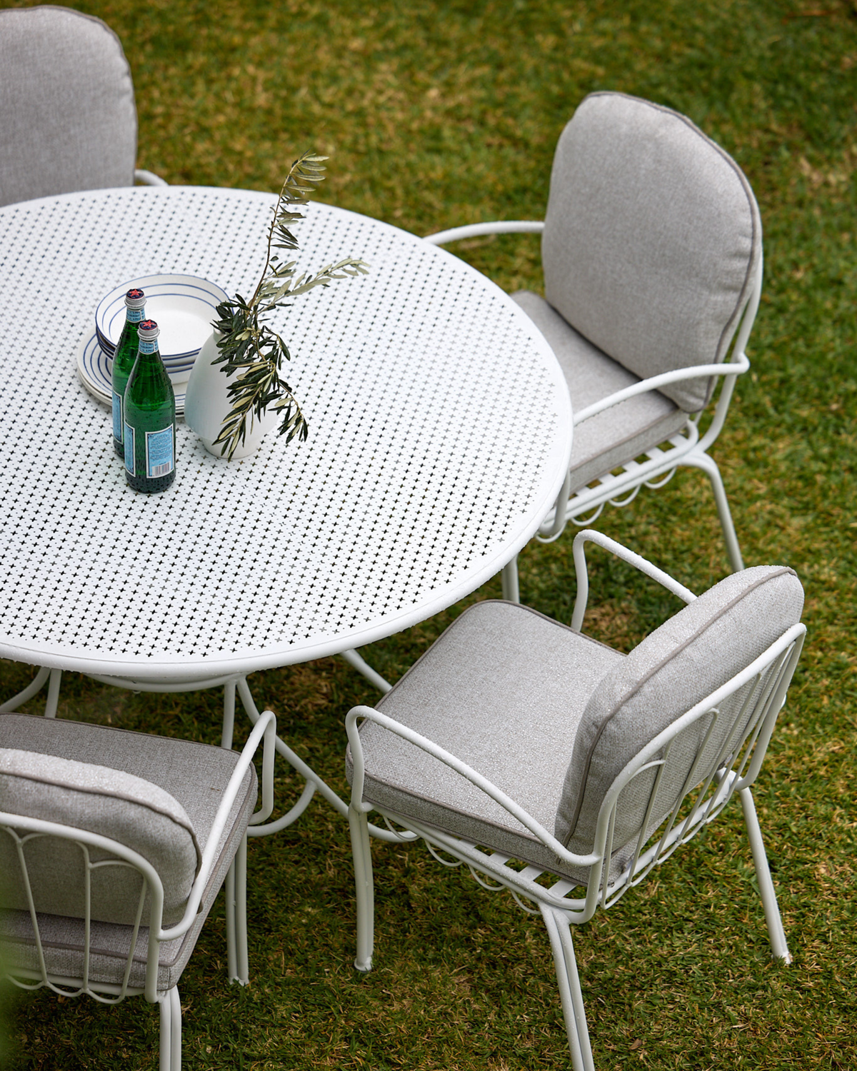 Solterra Round Table 1.26m