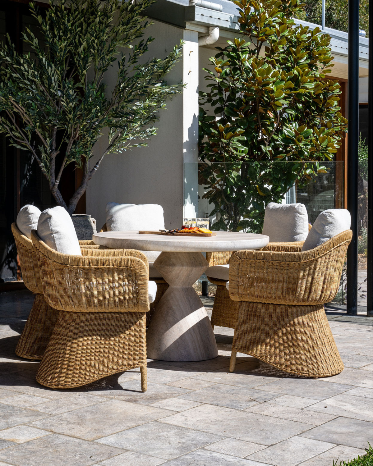 Bloc Round Dining Table 1m