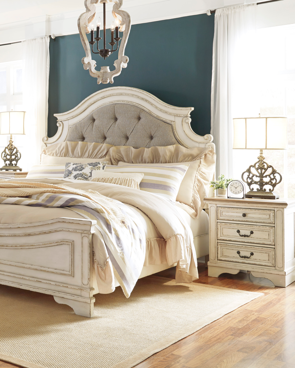 Ravenswood Queen Bed