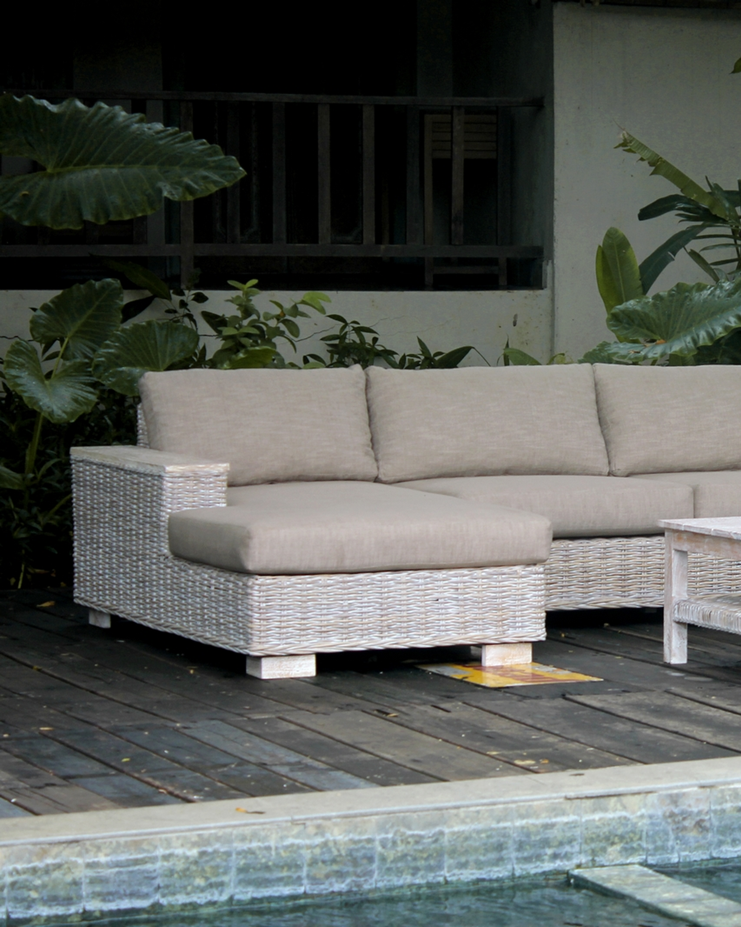 Solar Patio Left Chaise Lounge White Wash