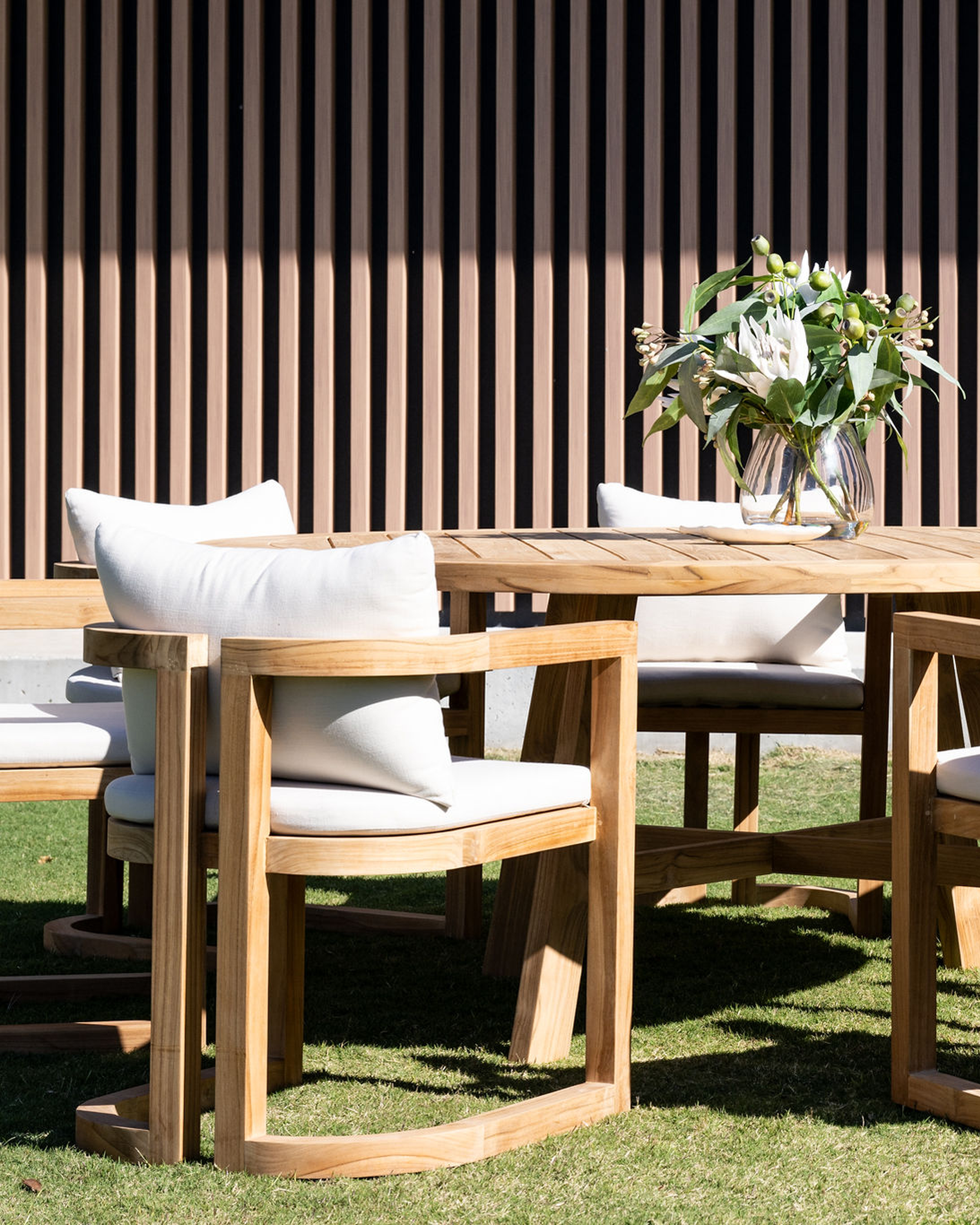 Altona Patio Round Dining Table 1.8m