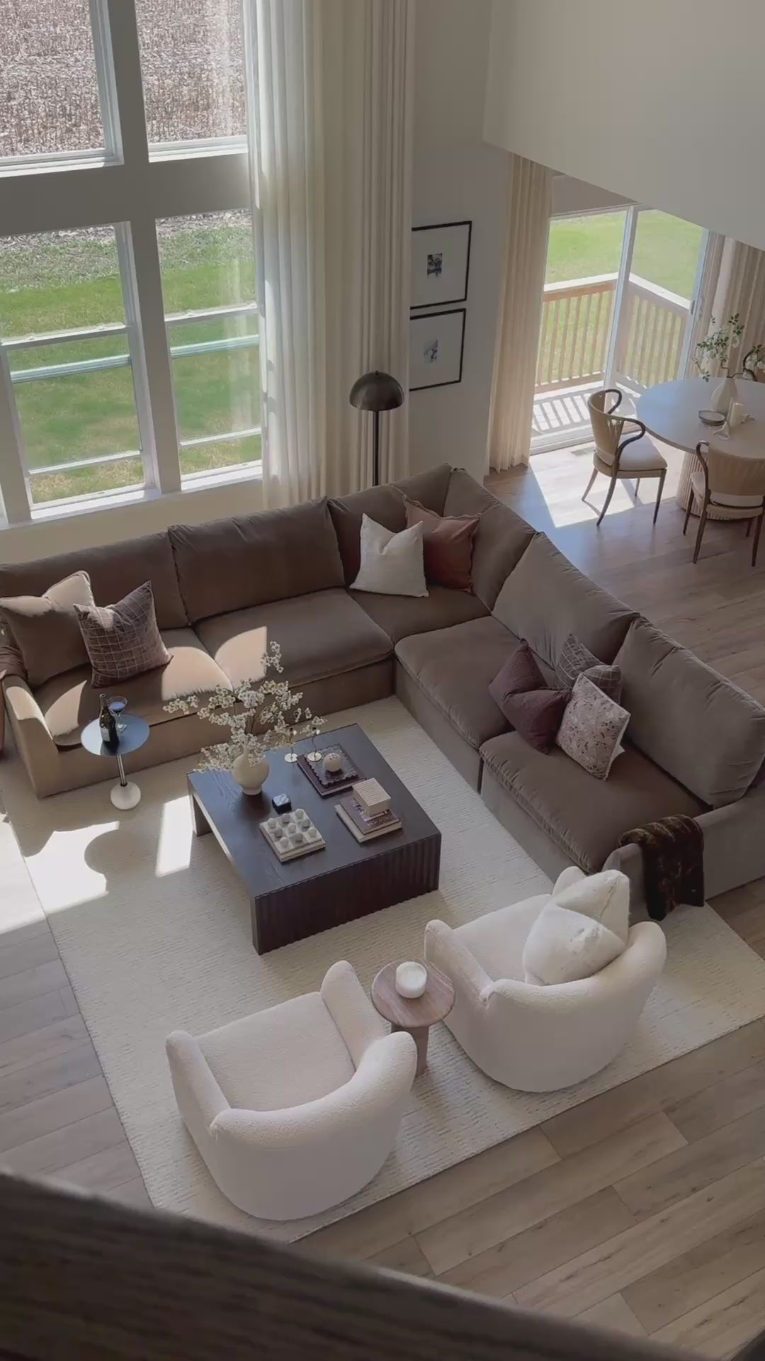 Load video: Liora RH Modular Lounge Piece