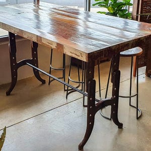 Nandi Adjustable Dining Table
